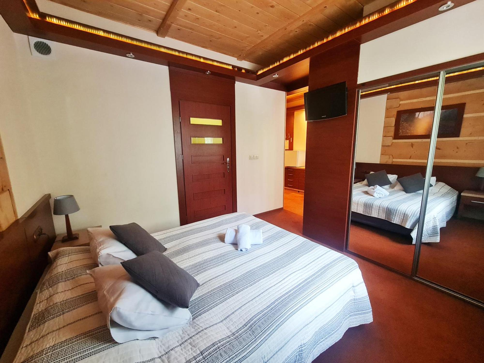 Hotel 365 Кельце Экстерьер фото