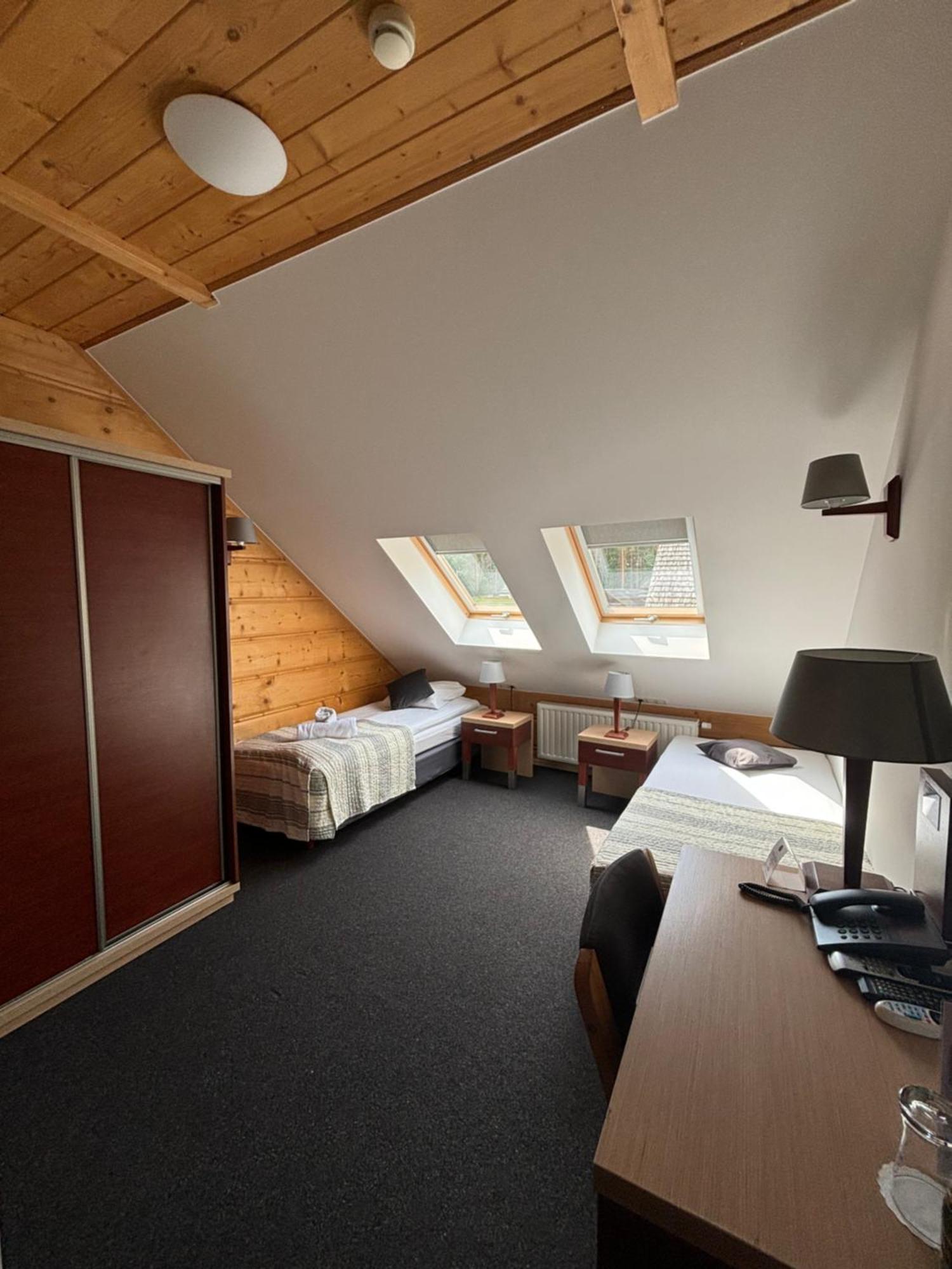 Hotel 365 Кельце Экстерьер фото