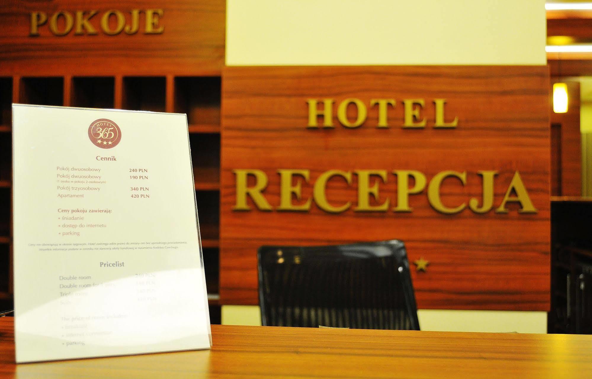 Hotel 365 Кельце Экстерьер фото